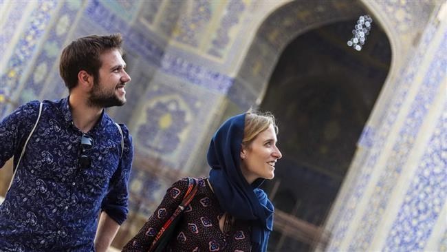 رئیس کل بانک مرکزی : بانک مرکزی مطلوب، بانک مرکزی است که بتواند روی تک تک ریال‎‌های مردم که در نظام بانکی سپرده می شود، نظارت کند.